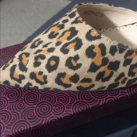 LEOPARD PRINT VEGAN SUEDE FLATS SIZE 10 NIB - Picture 6 of 13
